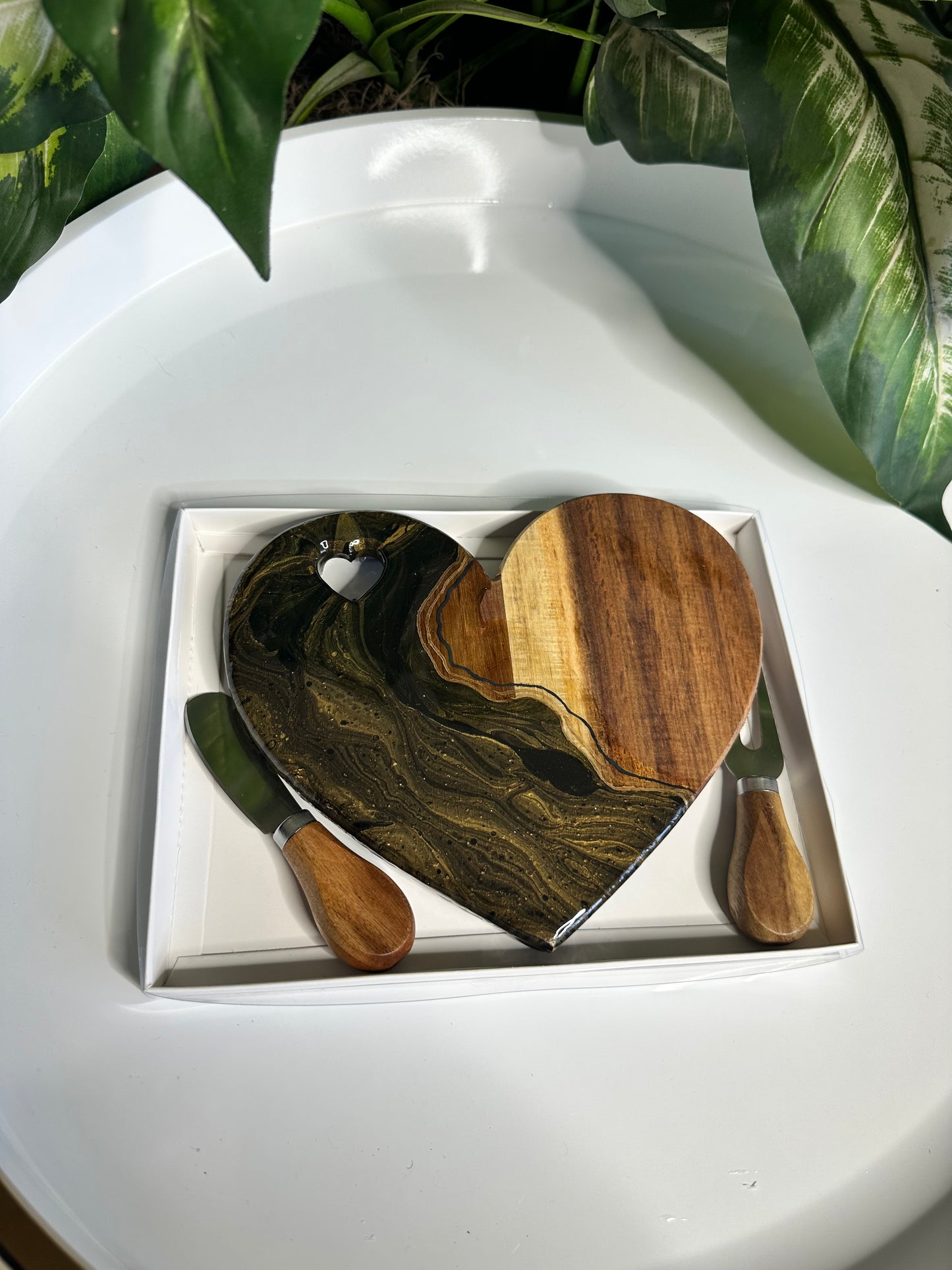 Luxe Heart Acacia Charcuterie Set