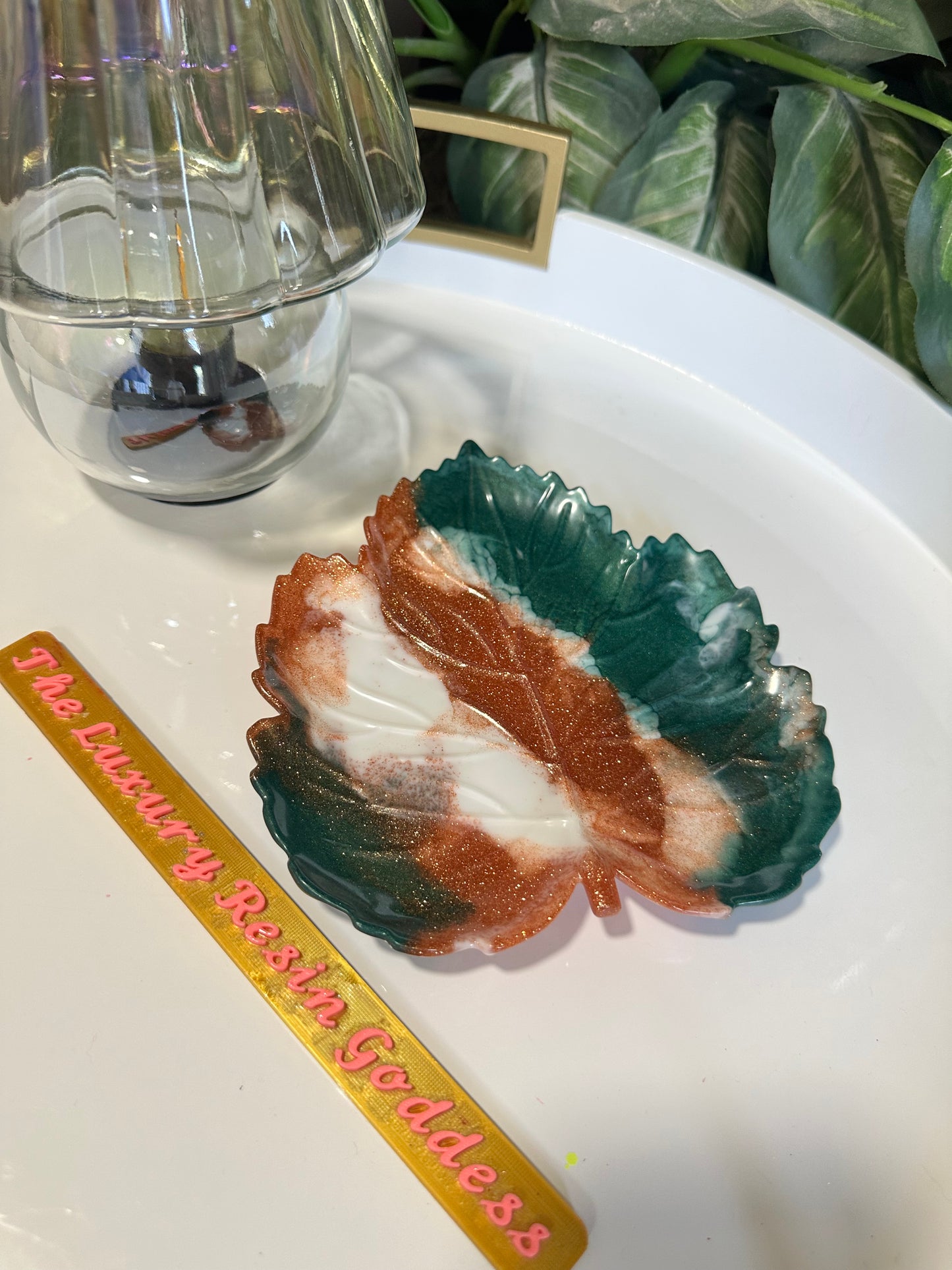 Autumn Breeze Leaf Dish