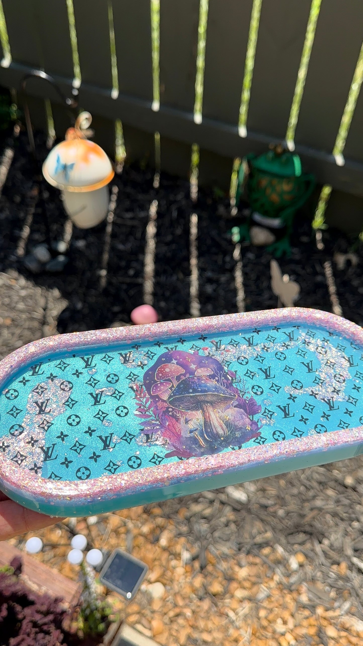 Logo Mushroom Tray