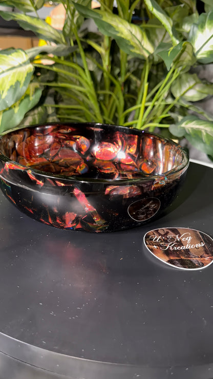 Holographic Shattered Bowl