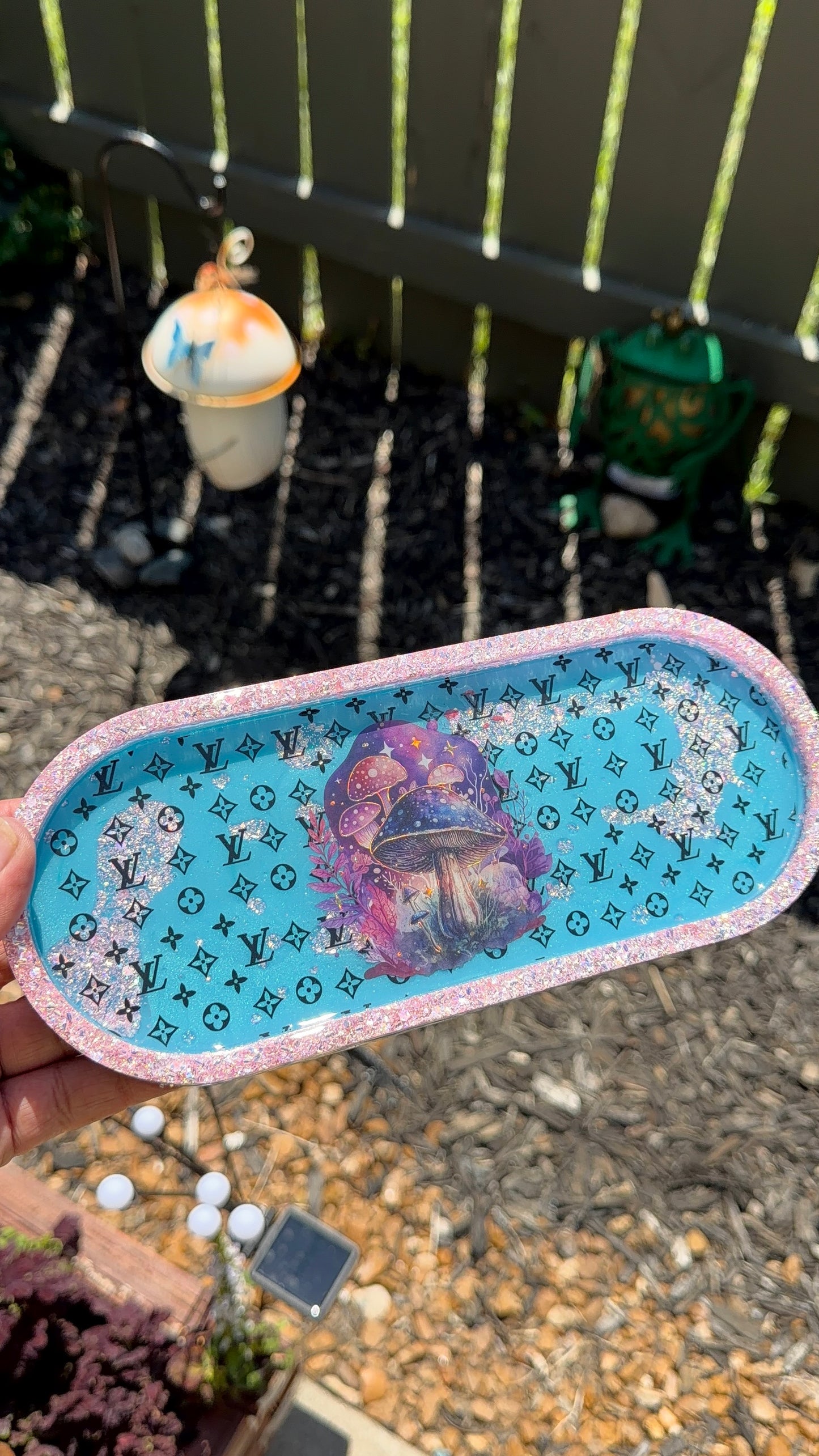 Logo Mushroom Tray